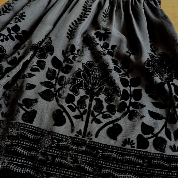 H&M Black Mini Dress with Velvet Floral Details Size 6 - Picture 6 of 8